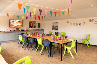 Dollies Party Room 9