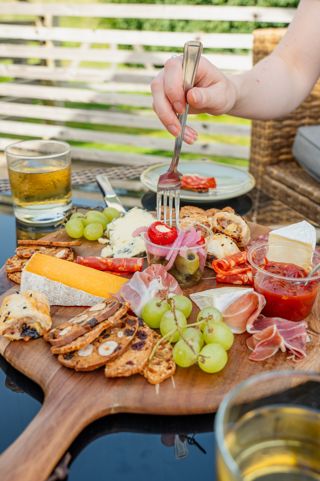 holiday-extra-charcuterie-board